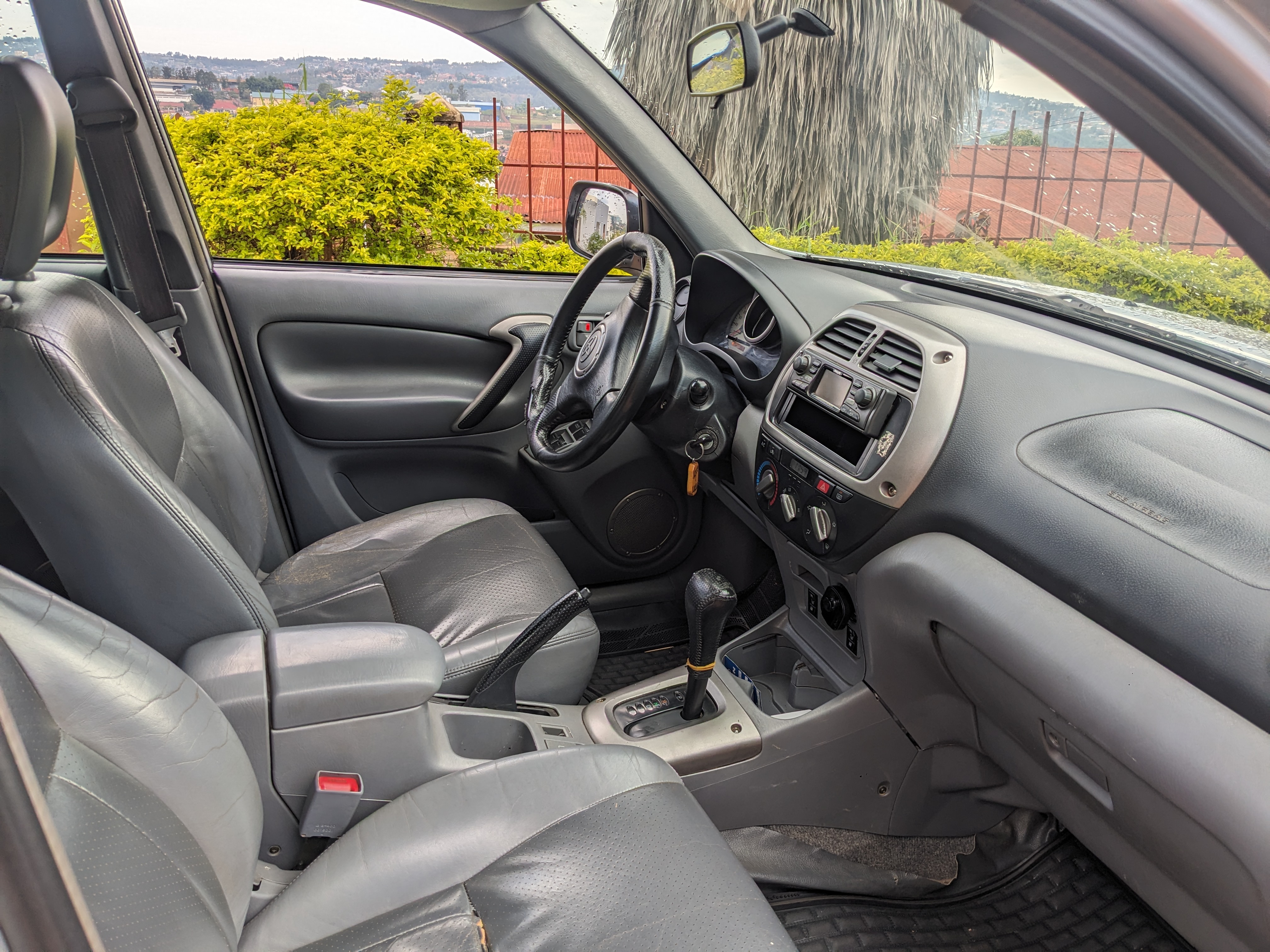 Toyota RAV4 2004 Rental in Kigali – Affordable &amp; Reliable 4x4 for rent in Rwanda — RwandaDrive