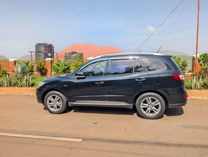 HYUNDAI SANTAFE for hire in Kigali